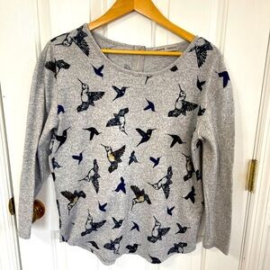 Absolutely Famous Med Gray Blue Hummingbird Print Thin Sweater Grandmacore